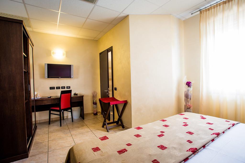 Piccolo Hotel Nogara Exterior photo