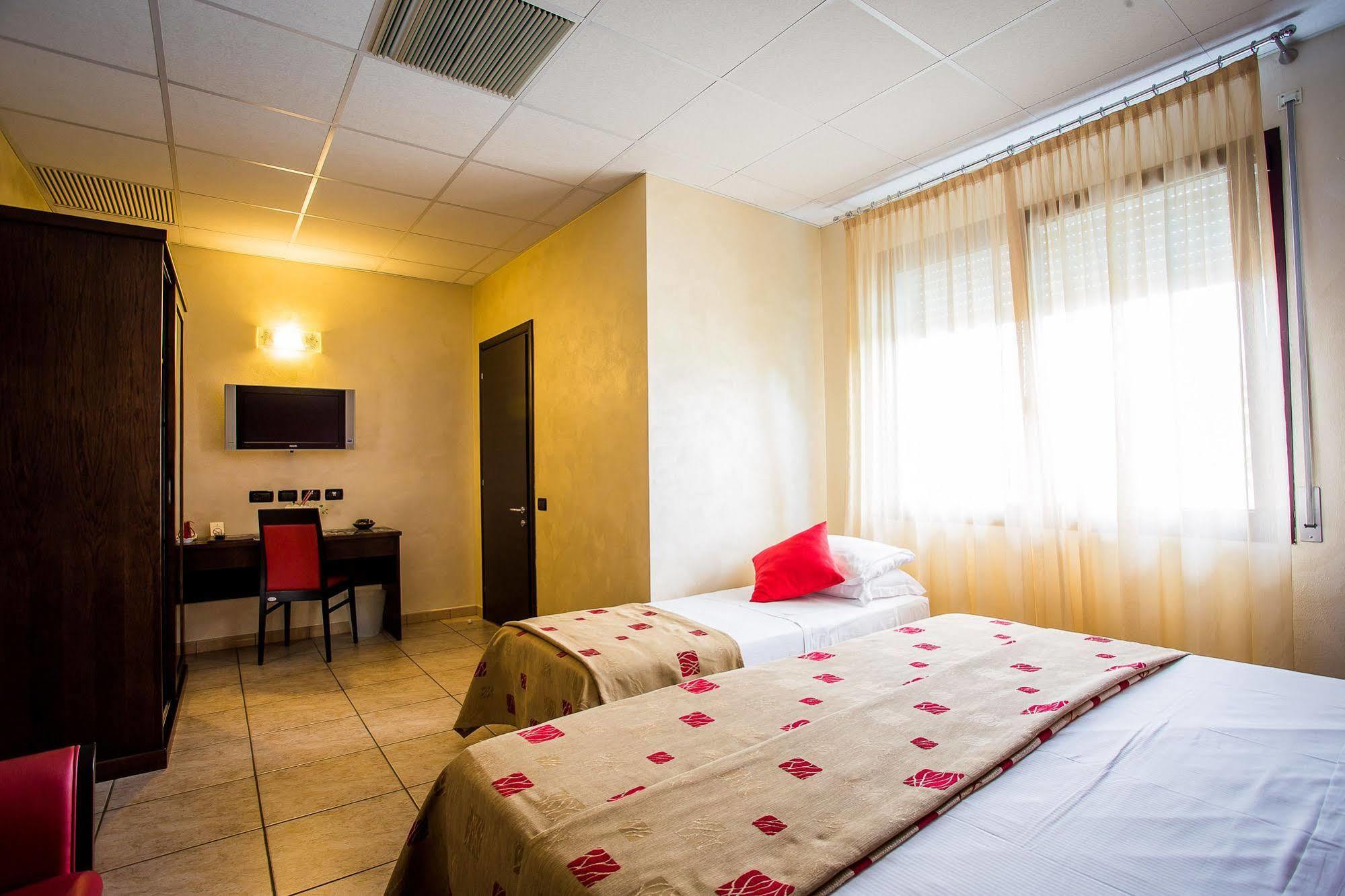 Piccolo Hotel Nogara Exterior photo